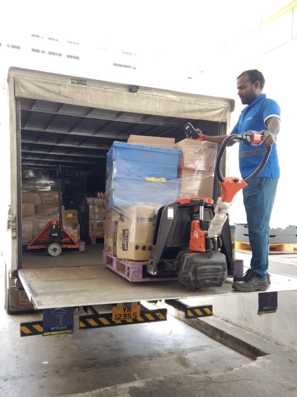 JM Logistics & Transports Services (24 feet Truck rental)